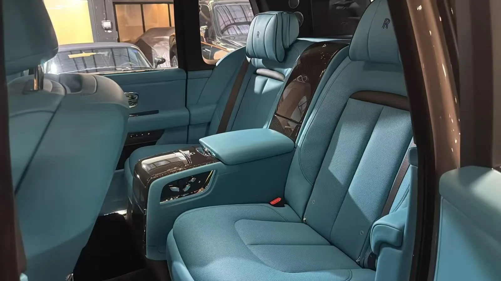 Rolls Royce Cullinan II Black Badge Photo 9